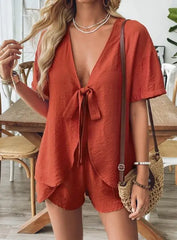 Conjunto Feminino de Verão com Camisa de Manga Curta e Shorts