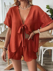 Conjunto Feminino de Verão com Camisa de Manga Curta e Shorts