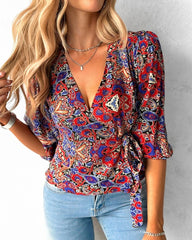 Camiseta Feminina Estampada Decote em V